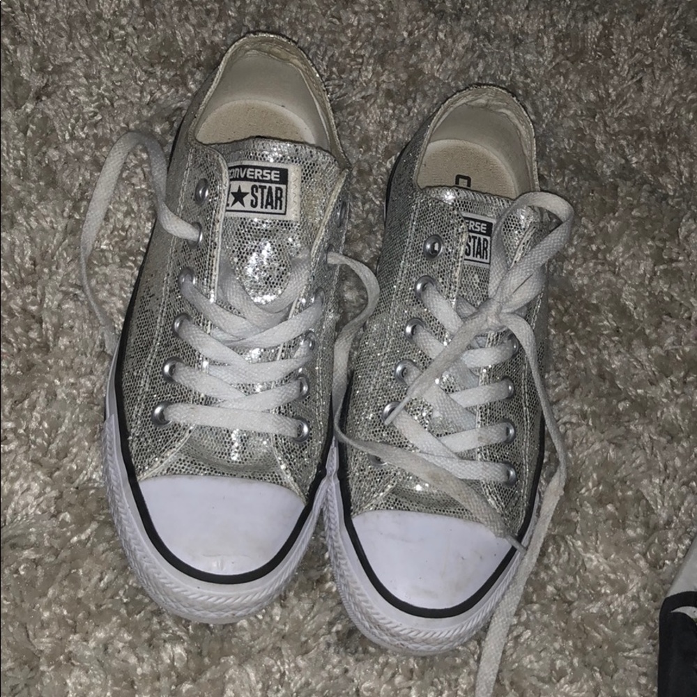 Glittery Sliver Converse 👟